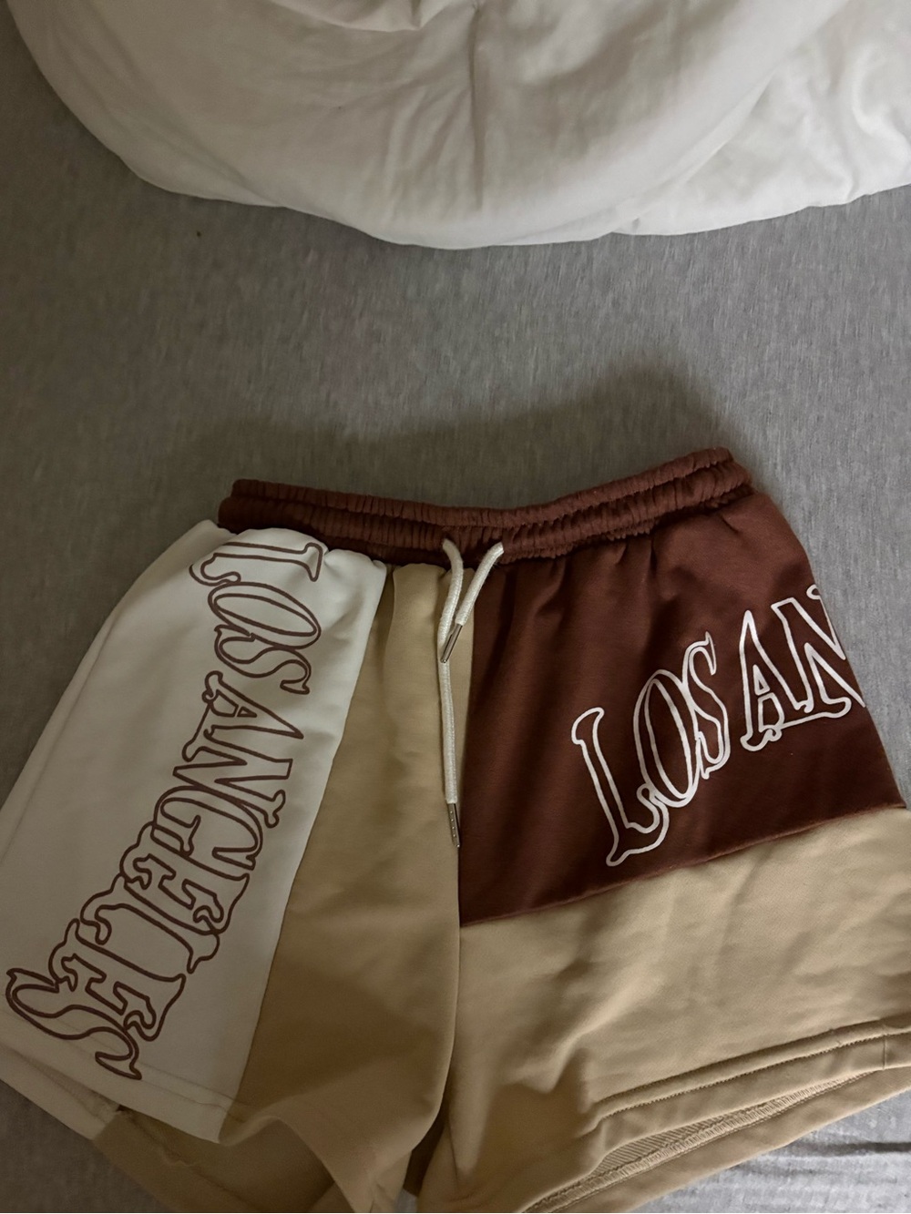 H&M Men's Colorblock Los Angeles Athletic Shorts - Brown, Beige, White